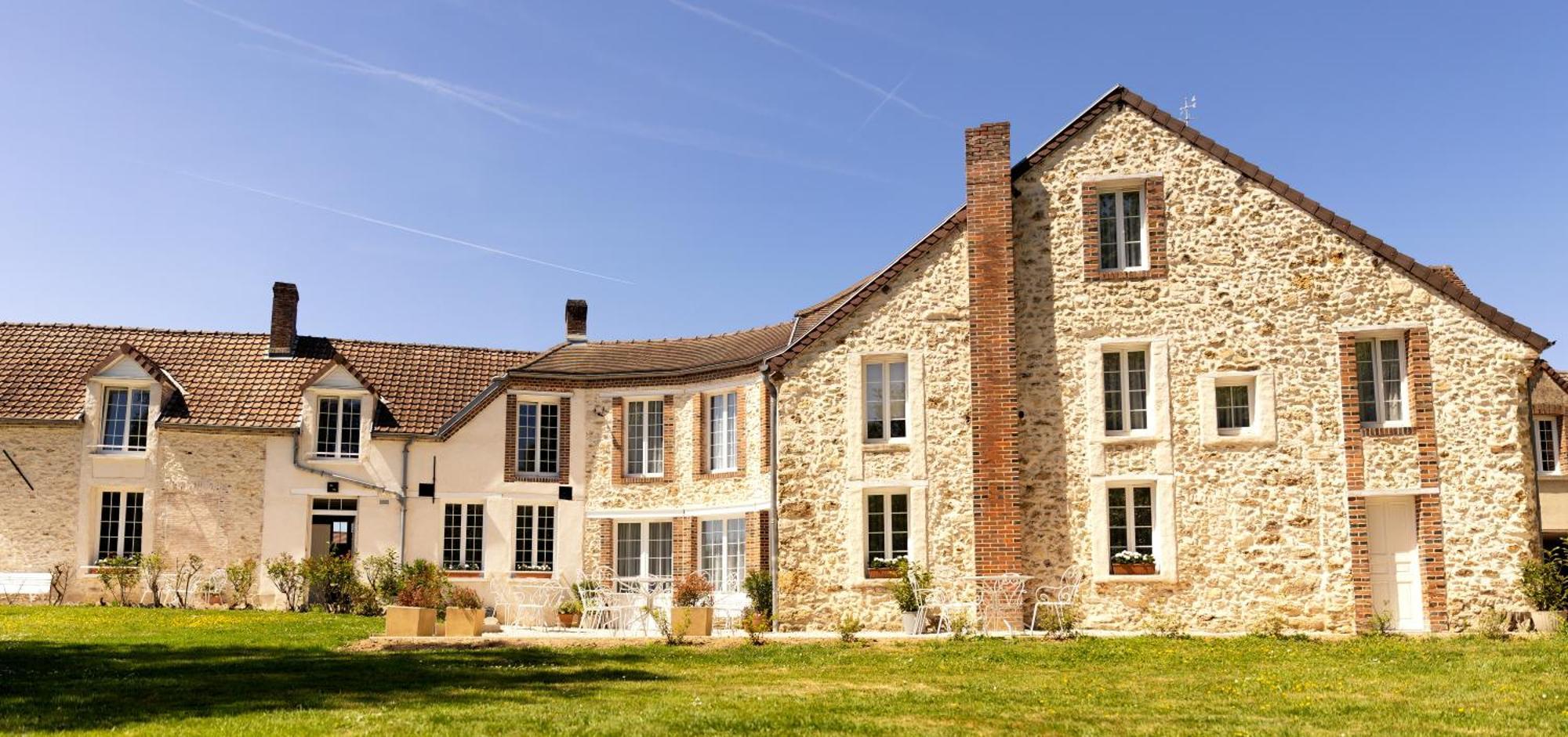 Le Petit Chateau Baye  Екстериор снимка